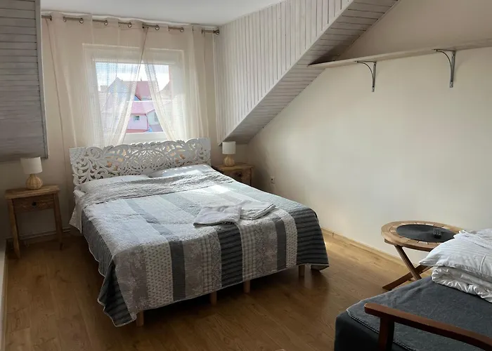 Dorja Nocleg ze śniadaniem 3*